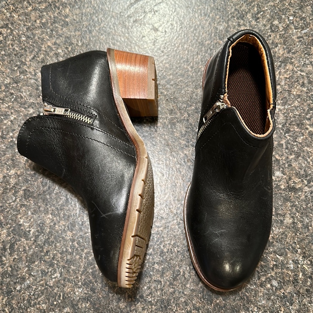 Xena Womens size 7 Workwear boots.